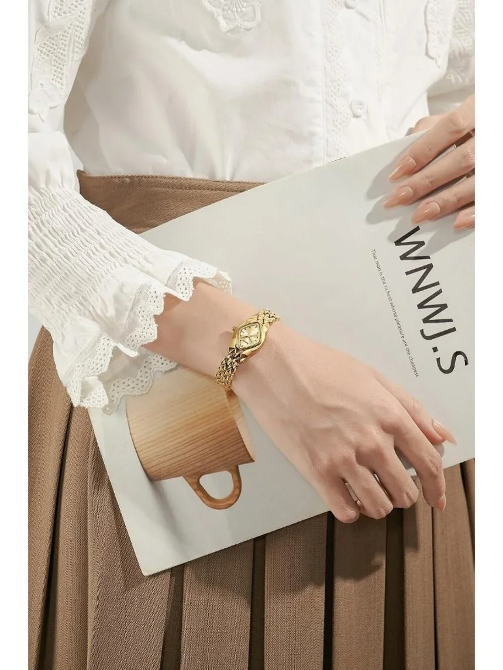 Women's Gold Elegant Retro Vintage Luxury Adjustable Bracelet Dress Wrist Watch